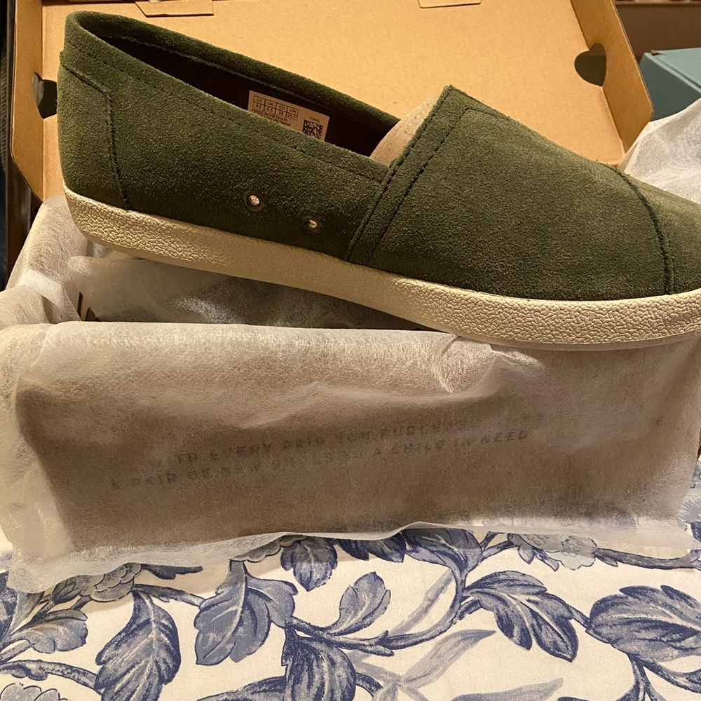 Olive Green Toms